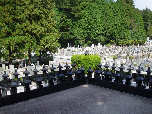 高野山 奥の院 永代供養墓「佛舎利宝塔」